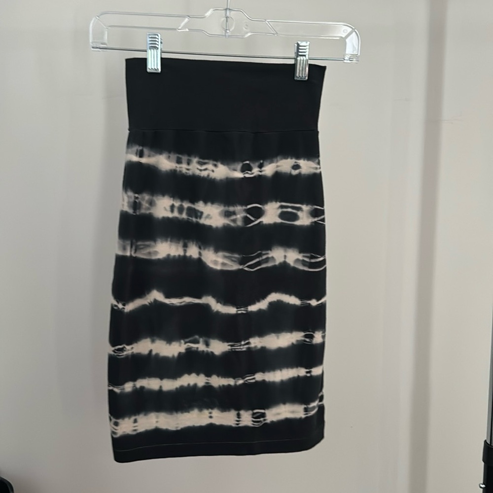American apparel high waisted fitted skirt
